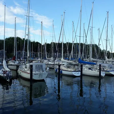 Gemütliche FeWo Bi-Uns Gustow  Exterior foto
